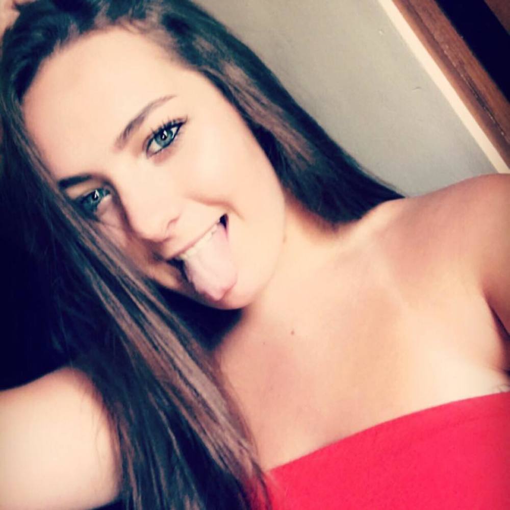 Meet your Posher, Marisa